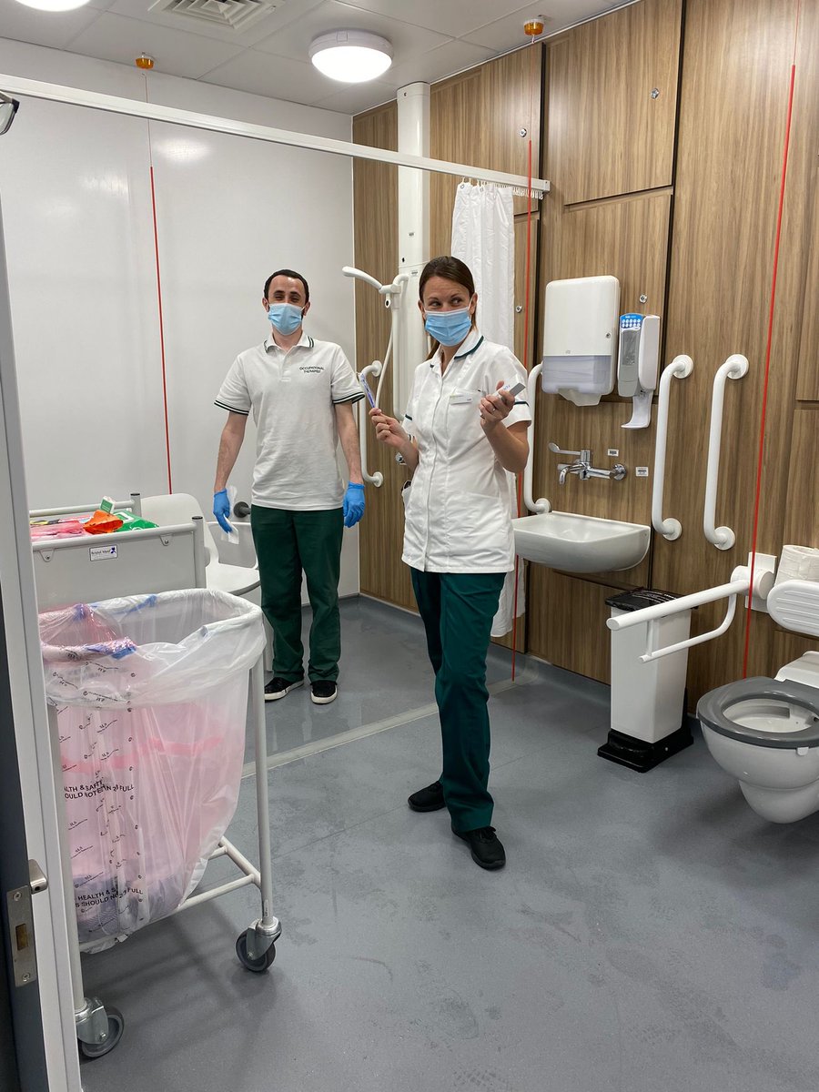 ZoeWilligen's tweet photo. Only one week into having a ‘team’ of OTs dedicated to GICU, they have already completed their first pt washing and dressing ax in our lovely ICU bathroom  💪👏 🚿 

Can’t wait to see how the service develops, exciting times ahead 🙌

@lucysmithOT 
@UHS_Therapy 
@UHS_CritCare https://t.co/AmwOhpSARy