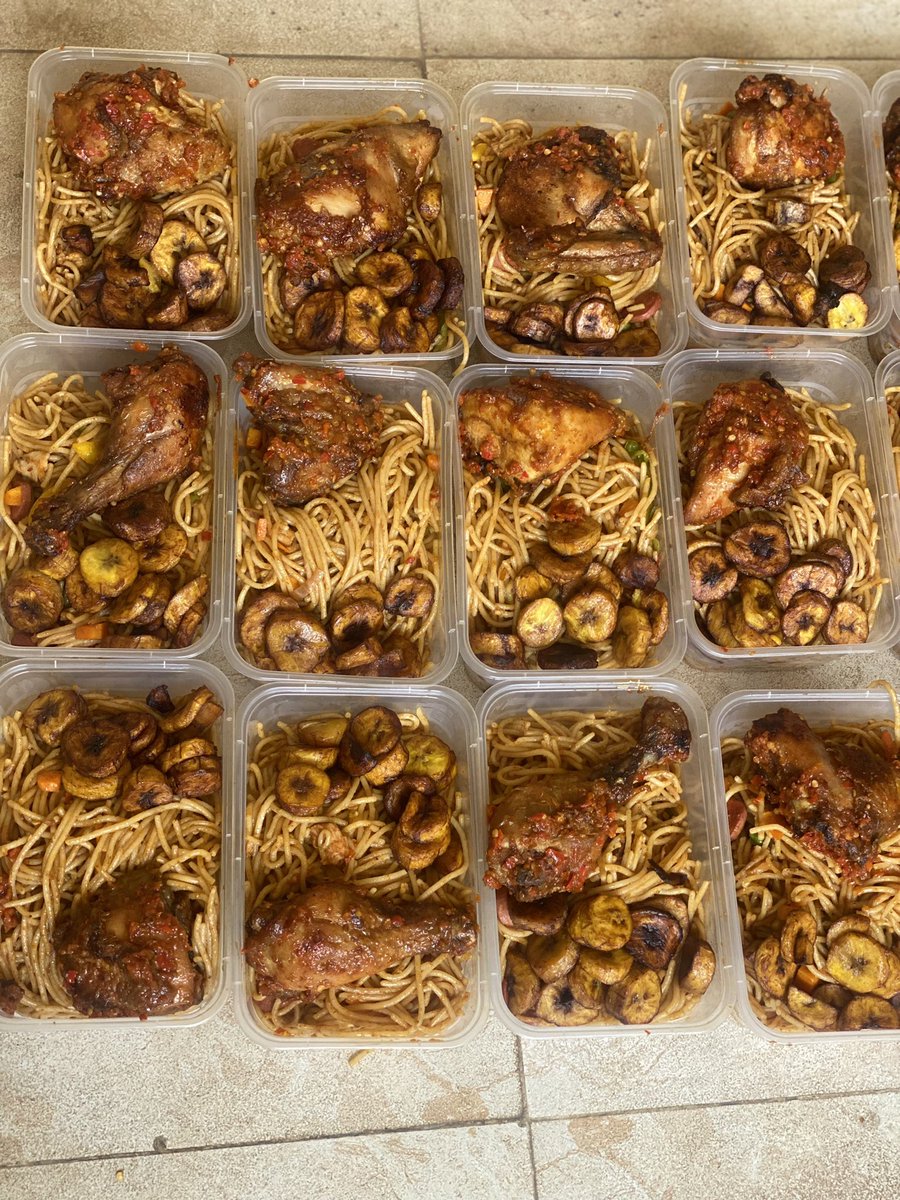 Beebi__kitchen's tweet photo. is your company having a meeting or party and needs a good and reliable catering service?Beebi's kitchen is here and available to give you that meal that will make you come back for more😁

Please help retweet and patronize 
Biko🙏🙏🙏 https://t.co/EahYbl0v8h