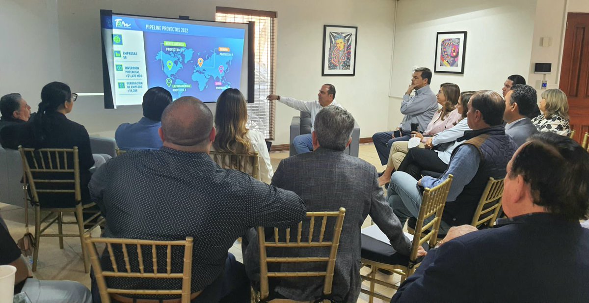carlosgarciagle's tweet photo. Un gusto reunirme con el #CODEM para presentar las oportunidades y esquemas de colaboración para atraer más inversiones a #Matamoros.

Gracias a su presidente David García, y a todas y a todos por el espacio y sus aportaciones. https://t.co/r2ofE6Qc43