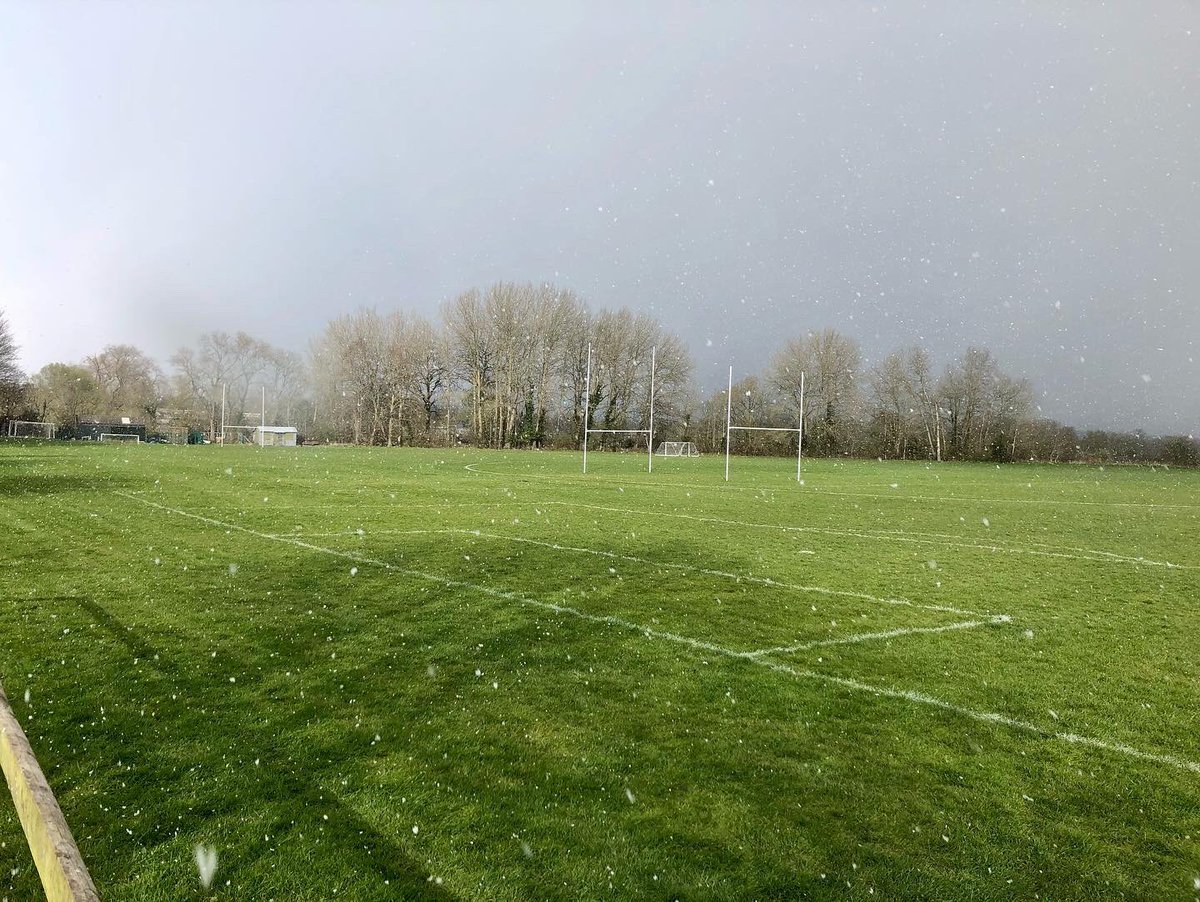 BWSRugby's tweet photo. Always a pleasure to welcome @UR7s to @BWordsworths some great learning &amp; takeaways for all, as well as a lot of fun along the way. Thankfully got the @RPNS7 ☀️ before the ❄️ blew in! #opportunity #7sfun https://t.co/Ryr5R8YFAC