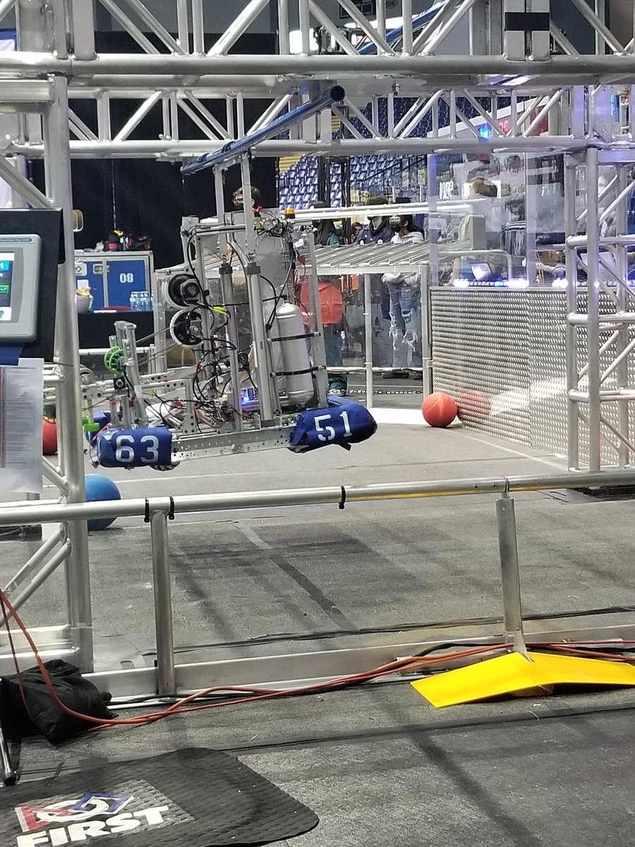 SD27_ADST's tweet photo. Before spring break I had the opportunity to do a little bit of AWESOME pro-d. FIRST Robotics competition in Victoria - I wonder if we could see some of these robots in the Cariboo 🤔 #iloverobots https://t.co/kC7mPbdHY6