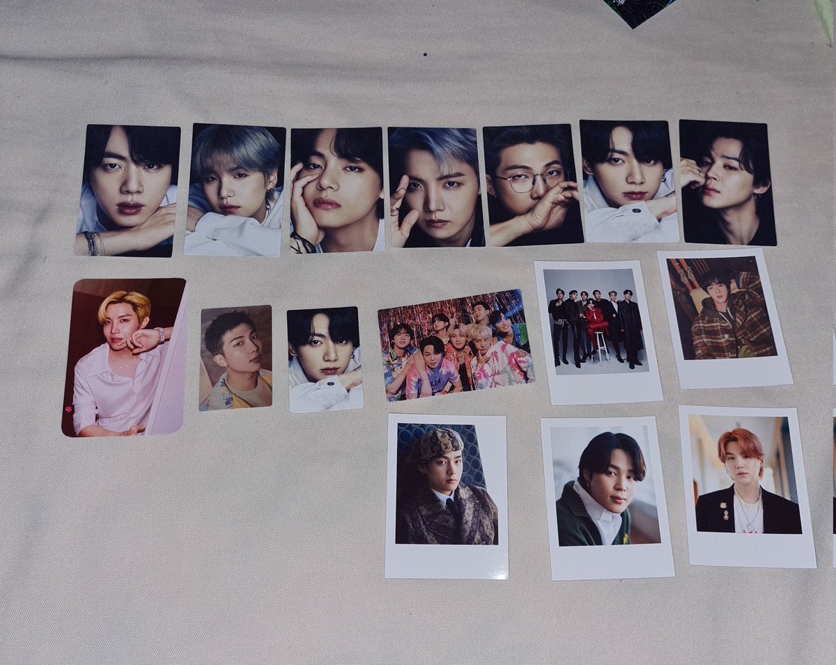 agust_gguk's tweet image. Agora um feedback super especial pra @BeChingus 
Vieram muito bem embalados e cada um dos itens é perfeito, eu amei demais. 
E obrigada @Lie_gguk por me dar esse mimo, fiquei mais boiola ainda pelos meninos e a culpa é toda sua 🫂💗