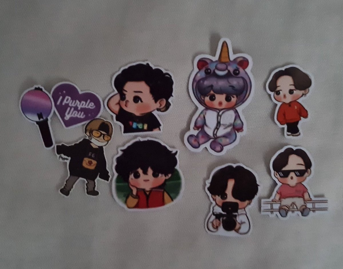 agust_gguk's tweet image. Agora um feedback super especial pra @BeChingus 
Vieram muito bem embalados e cada um dos itens é perfeito, eu amei demais. 
E obrigada @Lie_gguk por me dar esse mimo, fiquei mais boiola ainda pelos meninos e a culpa é toda sua 🫂💗