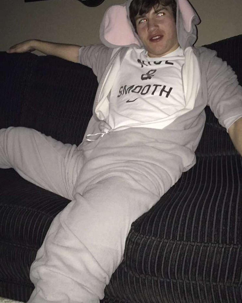 CoeFDC's tweet image. And here’s Zach from Sioux City, IA. He studies mathematics and computer science so he’s been crunching the numbers to put the fun back in Flunk Day!  If you see Zach on Flunk Day, be sure to say hi!