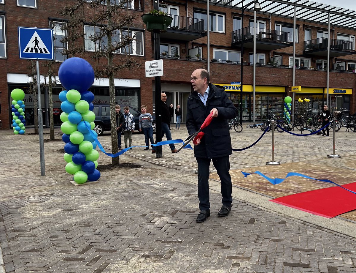 Hans Tanis tweet media