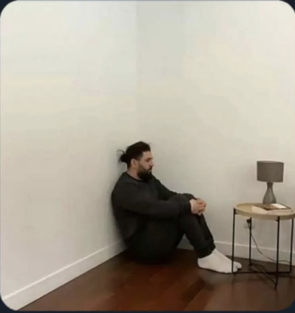 El__Bogoss's tweet photo. Quand le prof te met seul dans un coin parce que tu parle trop
#humour #jairienfaiswsh #cestpascool https://t.co/eejRZGdUlc