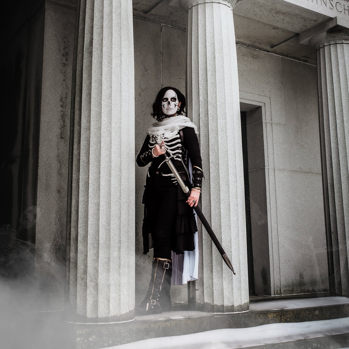 FeylynRose's tweet photo. One flesh one end ๐
Harrowhark Nonagesimus, Reverend Daughter of the Ninth House.
๐ธ jrdboudiebabes
#TheLockedTomb #HarrowTheNinth #HarrowCosplay #harrowharkcosplay #TheLockedTombCosplay https://t.co/ScnXhS2I4B