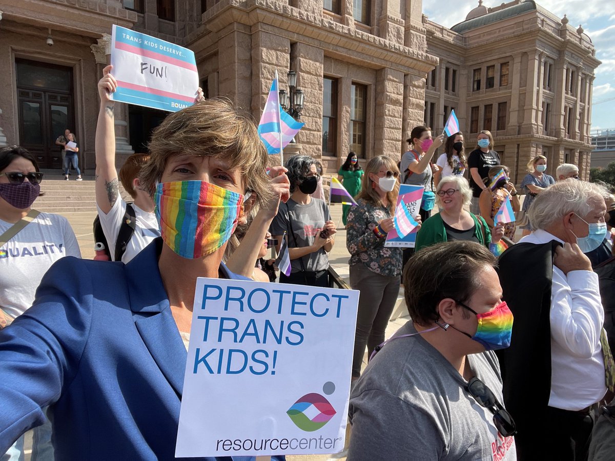 CeceCox_'s tweet photo. On this Transgender Day of Visibility, and all days, I support and am an ally of all transgender people🌈❤️ https://t.co/icPYZFB8dA