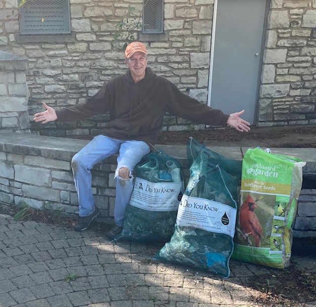 OpenSpaceSTL's tweet image. The #ConfluenceTrashBash kicks off on Sunday, and we&apos;re ready to bash some trash! Volunteers are needed at St Vincent County Park, O&apos;Fallon Park Rec Complex, or Bellefontaine Conservation Area. OSC provides supplies, and volunteers get a sweet t-shirt! openspacestl.org/spring-conflue…