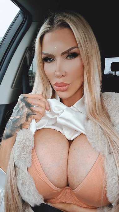extra air bags in this vehicle 👅  Give me a beep in the comments if u wanna try them out, with ur face<a href="/tag/bodysuit"class="tags"><span>#bodysuit</span></a><a href="/tag/pornawards"class="tags"><span>#pornawards</span></a><a href="/tag/snaptogether"class="tags"><span>#snaptogether</span></a><a href="/tag/snapawards"class="tags"><span>#snapawards</span></a>