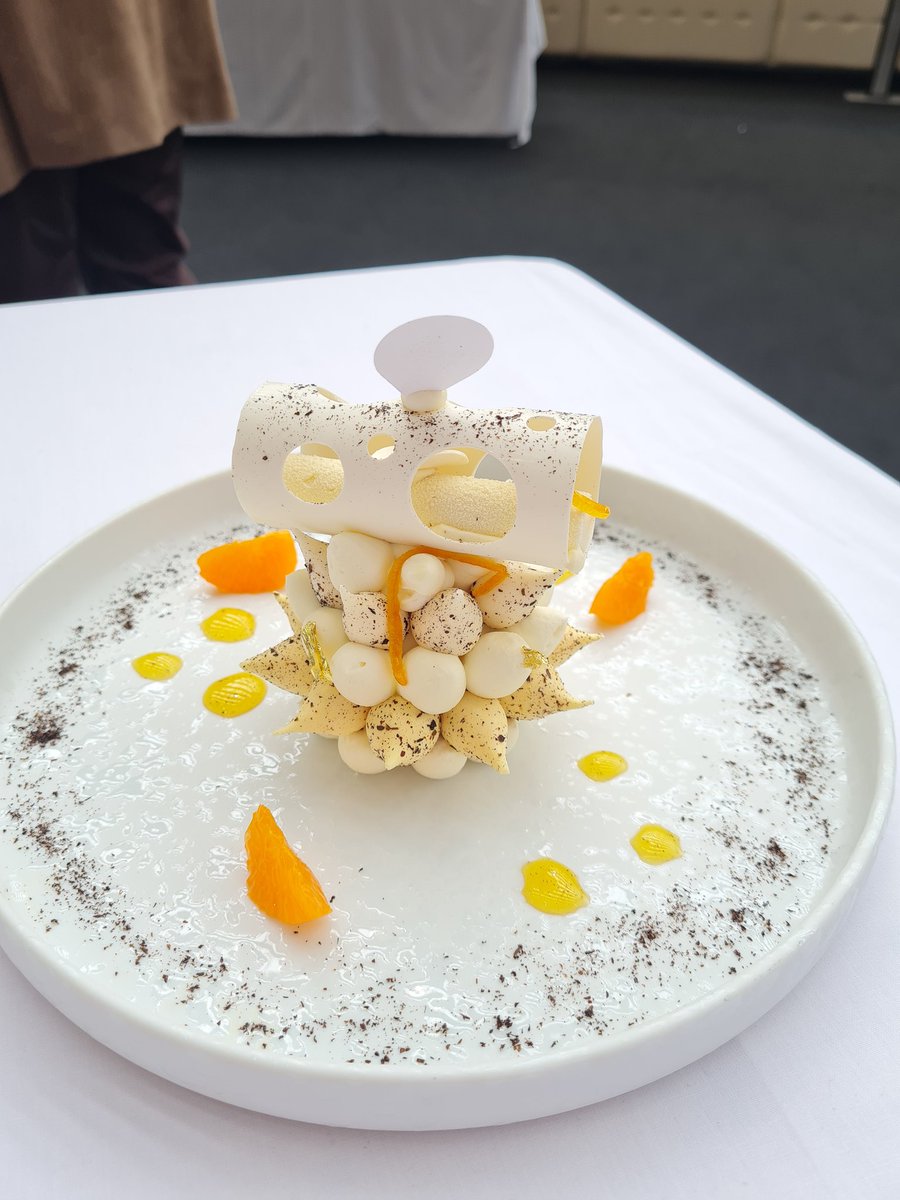 cocodeNice1's tweet photo. Un autre concours de pâtisserie pour tester le sucre d'écorce de bouleau. Pas évident d'après les cncurents mais ils s'en sont très bien sortis, magnifique bien même.
#Agecotel #Agecotel2022 #pâtisserie #concoursdepâtisserie https://t.co/vqDQ85xYKs