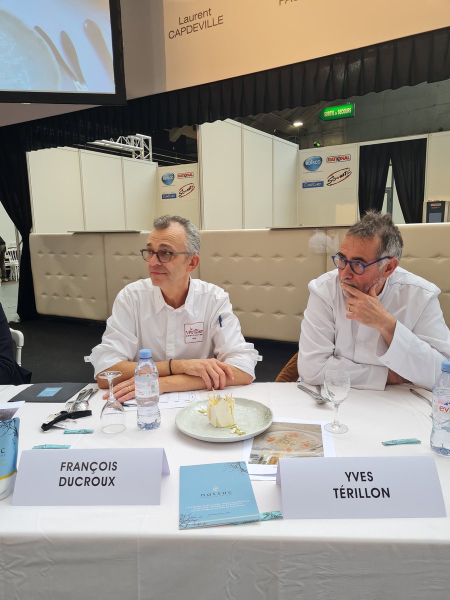 cocodeNice1's tweet photo. Un autre concours de pâtisserie pour tester le sucre d'écorce de bouleau. Pas évident d'après les cncurents mais ils s'en sont très bien sortis, magnifique bien même.
#Agecotel #Agecotel2022 #pâtisserie #concoursdepâtisserie https://t.co/vqDQ85xYKs