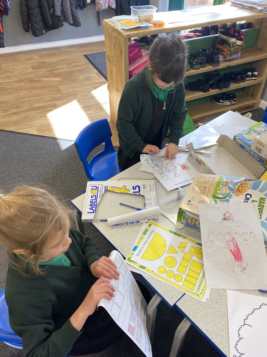 Wye_WPA's tweet photo. We were super busy in DT today designing and making chairs for our Little Pig! #WatersideDT 🐷 https://t.co/2kfXpR0Ilh