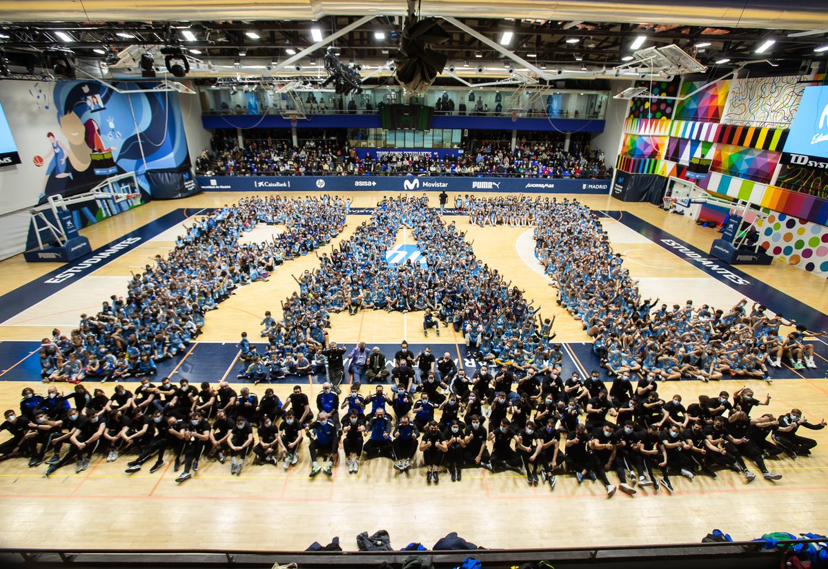 MovistarEstu's tweet photo. ¡Volvió la foto de cantera! 😍💙

@movistar_es Estudiantes se conjura para la recta final de la temporada y hace un llamamiento a la paz.

https://t.co/wWHFNRwi8D

#MovistarEstudiantes @EstuCantera https://t.co/y8loGogEK9