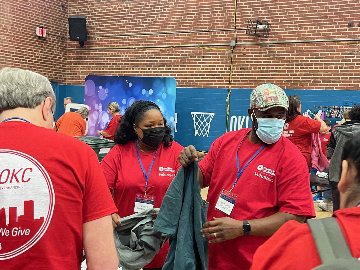 BankofOklahoma's tweet photo. Our employees and their families took part in the inaugural "Walk A Mile In My Shoes" experiential tour at @OKCityRescue in OKC last weekend. It was a fantastic morning full of education, service and fun.
#BOKFOklahomaCity #LifeAtBOKF https://t.co/BeYDWfe9Rr