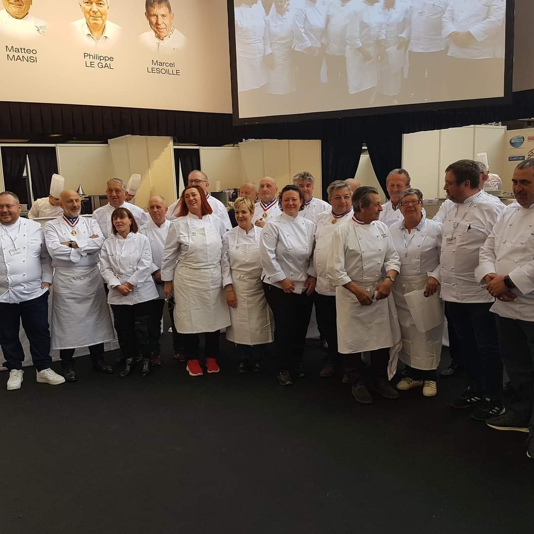 cocodeNice1's tweet photo. Le jury et les bénévoles du concours du Neptune d'or @Agecotel avec les Chefs Philippe Joannes et Jacques Maximin Présidents du concours
#Agecotel #Agecotel2022 https://t.co/5lFnecAE3D