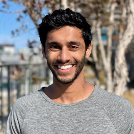 CCCatMIT's tweet photo. Meet Suyash (@suflay5), a 1st year graduate student at CCC!
He is interested in leveraging machine learning techniques (NLP, network analysis) and experiments to identify and combat polarization. #NLProc #CompSocialScience
https://t.co/mFiojc3jw1 https://t.co/SpFT5x0tIc