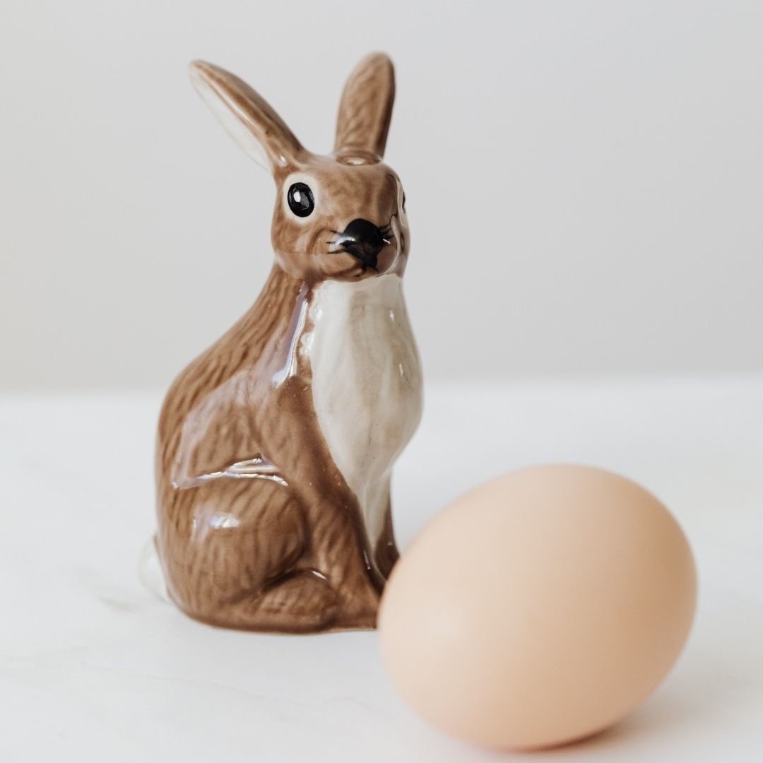Easter is on its way and making some cutie decorations out of repurposed cardboard boxes for the table is a fun and easy craft activity. One where the kids can get involved! 🐣 #easter #eggs