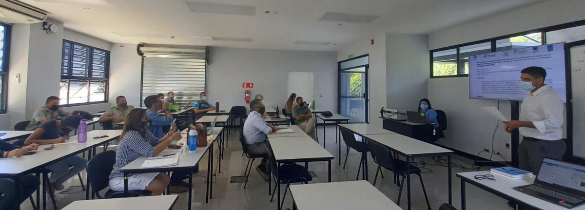 rafaelmongecr's tweet photo. En Peréz Zeledón, con colegas del @sinac_cr y @PNUD_CR, en taller de presentación y validación del protocolo para la corroboración de campo del #MOCUPP.
Aprendiendo de la experiencia de l@s colegas de las Áreas de Conservación La Amistad Pacífico, Osa y Pacífico Central.
🛰🍍🌴🌱 https://t.co/3SWSW0FTDy
