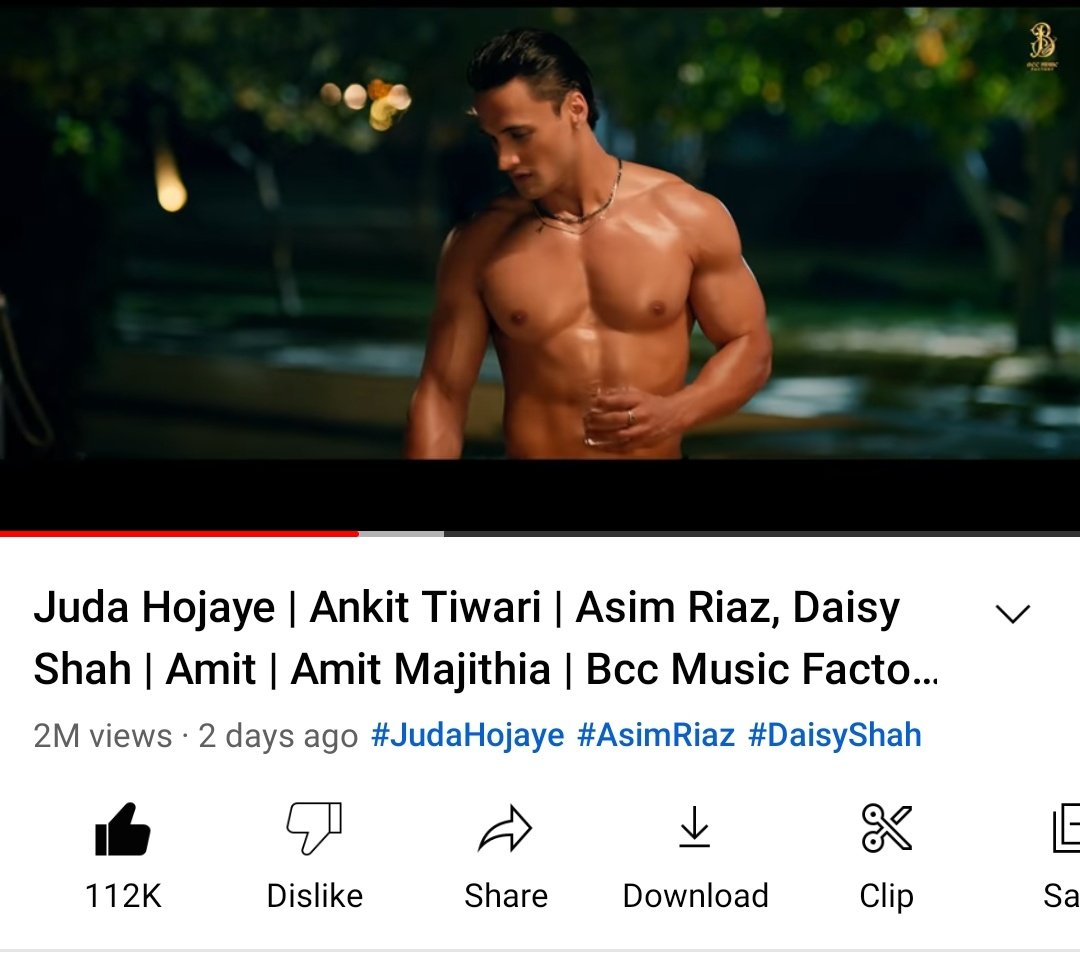 Saira__Asim's tweet photo. Streaming #AsimRiaz songs🤩

#PiyaRePiya 🤌❤️ 33M
#DurHua    🥲💔  2.6M
#AfsosKaroge 😊  49M
#JudaHojaye 😣  2M

#AsimSquad keep supporting our champ 🥰 https://t.co/qkWD0BlbRY