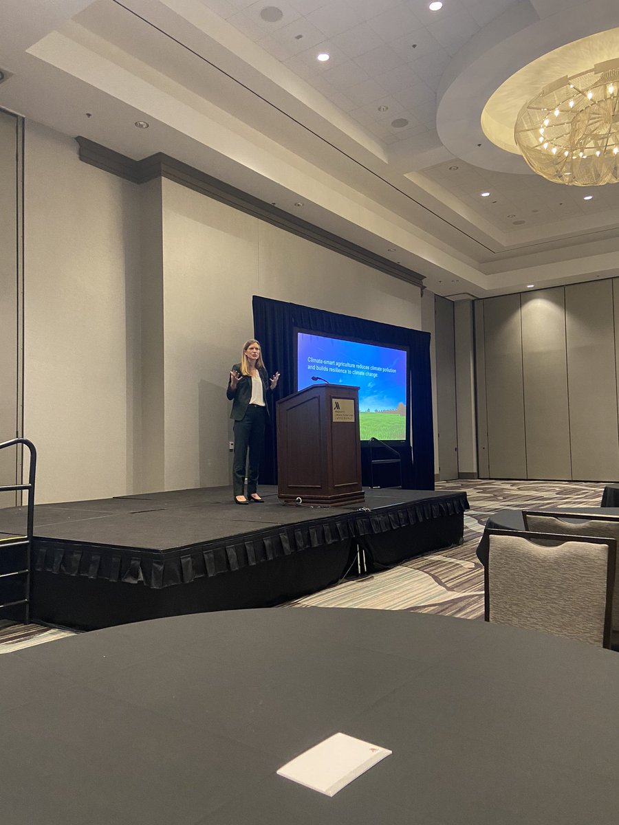 vgauthier96's tweet photo. Extension educators can play an important role in informaient growers on financial impacts of climate smart agriculture. @MaggieMonast provided great insight this morning at the National Extension Risk Management Education Conference. @GrowingReturns @EnvDefenseFund https://t.co/7IT2lLEw5D