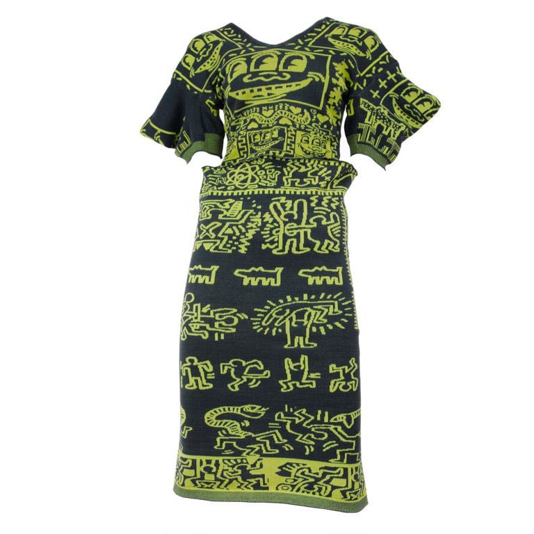 VTGTHINGS's tweet photo. Madonna wearing the Keith Haring Witches A/W 83/84 collection in collaboration with Vivienne Westwood &amp; Malcom McLaren https://t.co/VL12NZr7vn