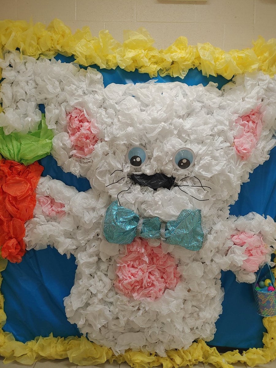 mrs_fdk's tweet photo. Easter pictures with the bunny were a hit @StVeronicaDP https://t.co/vDy49Gtbf2