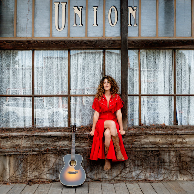 NWMJournal's tweet image. noteworthymusic.org/new-music/
#NewMusicFriday Sara Shiloh Rae &amp;amp; Bluebird Junction "Paper Piano" featuring Jake Workman of Ricky Skaggs and Kentucky Thunder on guitar and Alex Hargreaves on fiddle.
#bluegrass #NewMusic