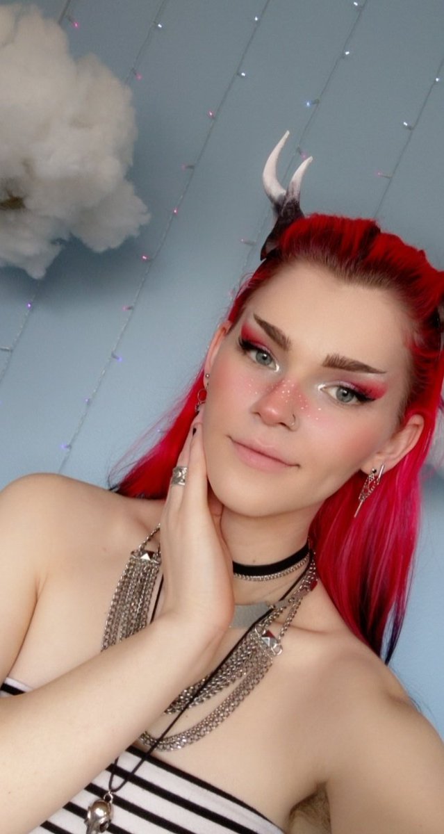 AndiMakesGames's tweet photo. happy #TDOV everyone!! 🥳 My name is Andi, I'm a tabletop game designer (Between Clouds, Soulbound - Dark Industrial Fantasy), illustrator, and electronic music producer (Aluna Vayne). V glad to be out and proud, five years ago it would have seemed impossible ✨🌈🙏 https://t.co/9pqcW1svVo
