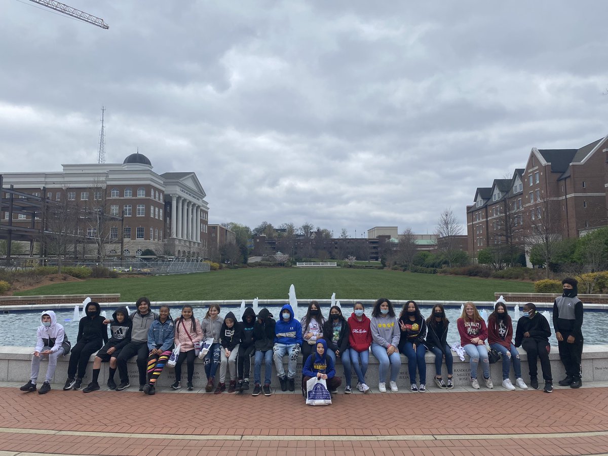 AVIDmompresson's tweet photo. 6th, 7th, and 8th grade AVID students @MNPSDuPontTyler visited Belmont Univserity for their first ever college tour! They were EPIC!!#thisisAVID @AVIDEasternDiv @AVID4College @MetroSchools https://t.co/0UJ7pSZbQo