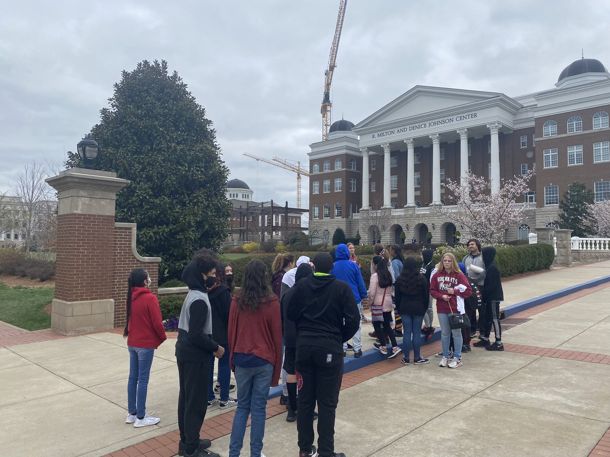 AVIDmompresson's tweet photo. 6th, 7th, and 8th grade AVID students @MNPSDuPontTyler visited Belmont Univserity for their first ever college tour! They were EPIC!!#thisisAVID @AVIDEasternDiv @AVID4College @MetroSchools https://t.co/0UJ7pSZbQo