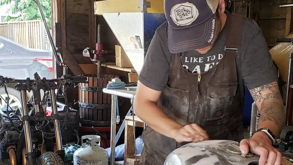 It’s the season to polish things up! 

#toughduck #spring #outerwear #coveralls