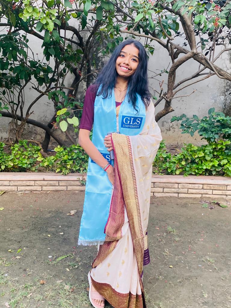 devanshishah149's tweet photo. "Take pride in how far you’ve come. Have faith in how far you can go. But don’t forget to enjoy the journey." 💫♥️
#graduationdone #Classof2021 #NR https://t.co/KNBmwcdS8S