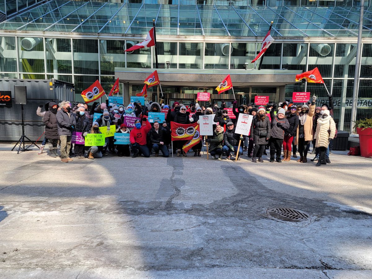 MissIzzy23's tweet photo. Not on the picket today, but we are standing proud behind our negation team that is at the table today! Let’s get this contract and end this strike! To the bargaining team; thanks for all your hard work! ✊🏼✊🏼✊🏼

#oagstrike #canlab https://t.co/0lG7n5cp1j