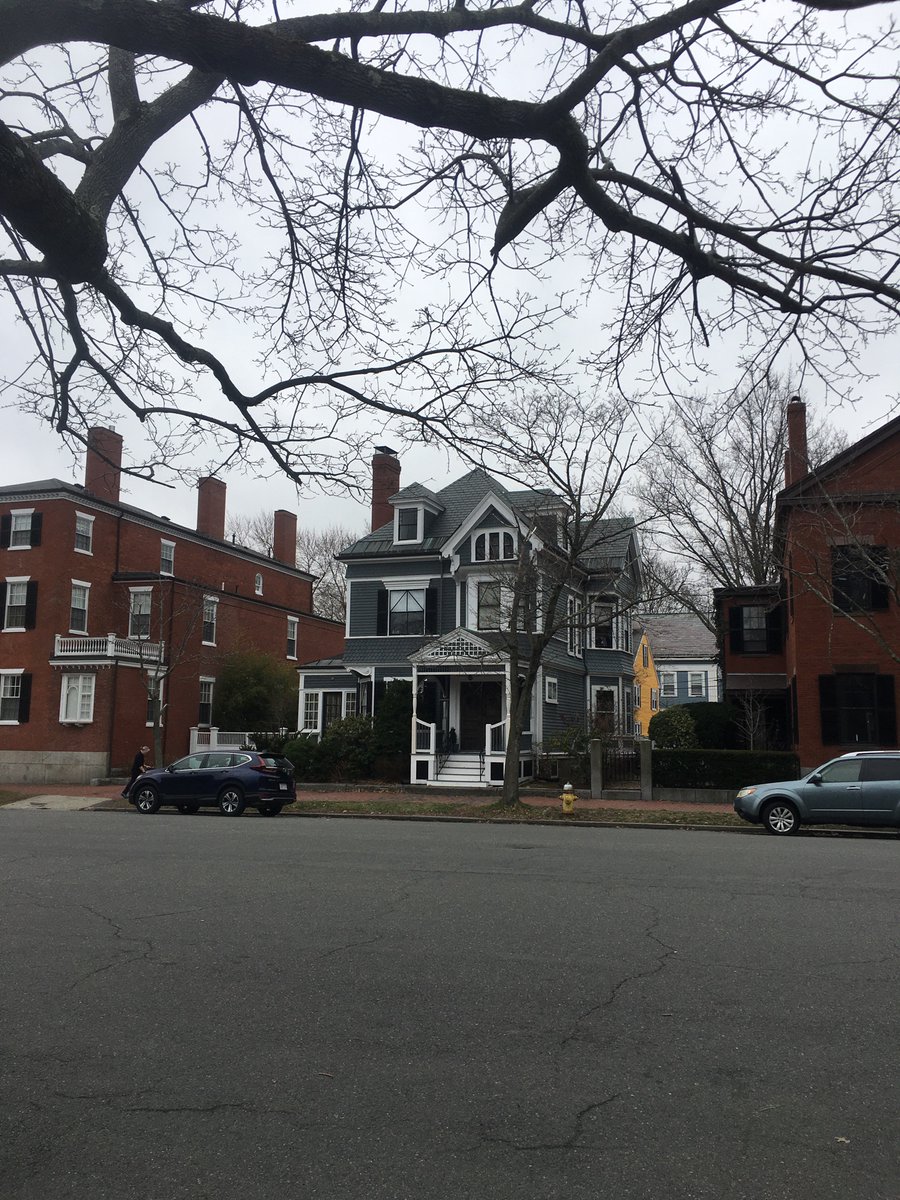 botanicalbeech's tweet photo. Loving Salem!!

🌙
#witch #Salem https://t.co/uBfyt1tztj