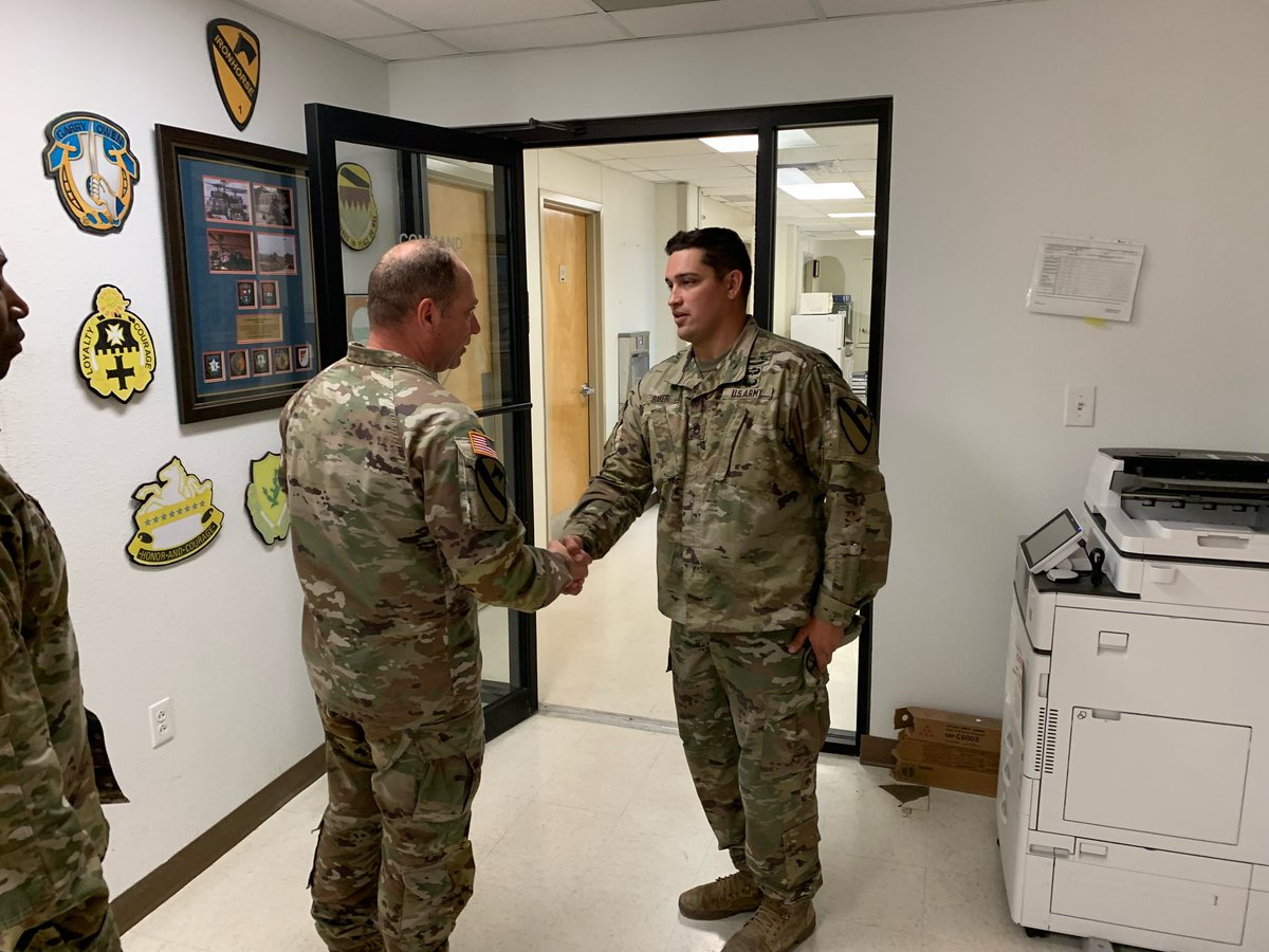 1stSQDN7thCAV's tweet photo. Big congratulations to our very own SSG Baker! SSG Baker was recognized for excellence and engaged leadership by Ironhorse 6, Colonel Jon Meredith. Way to go! GARRYOWEN!!
#SeventhFirst | #TroopersFirst | #IHNQ | #FirstTeam https://t.co/LPp2qz6FVy