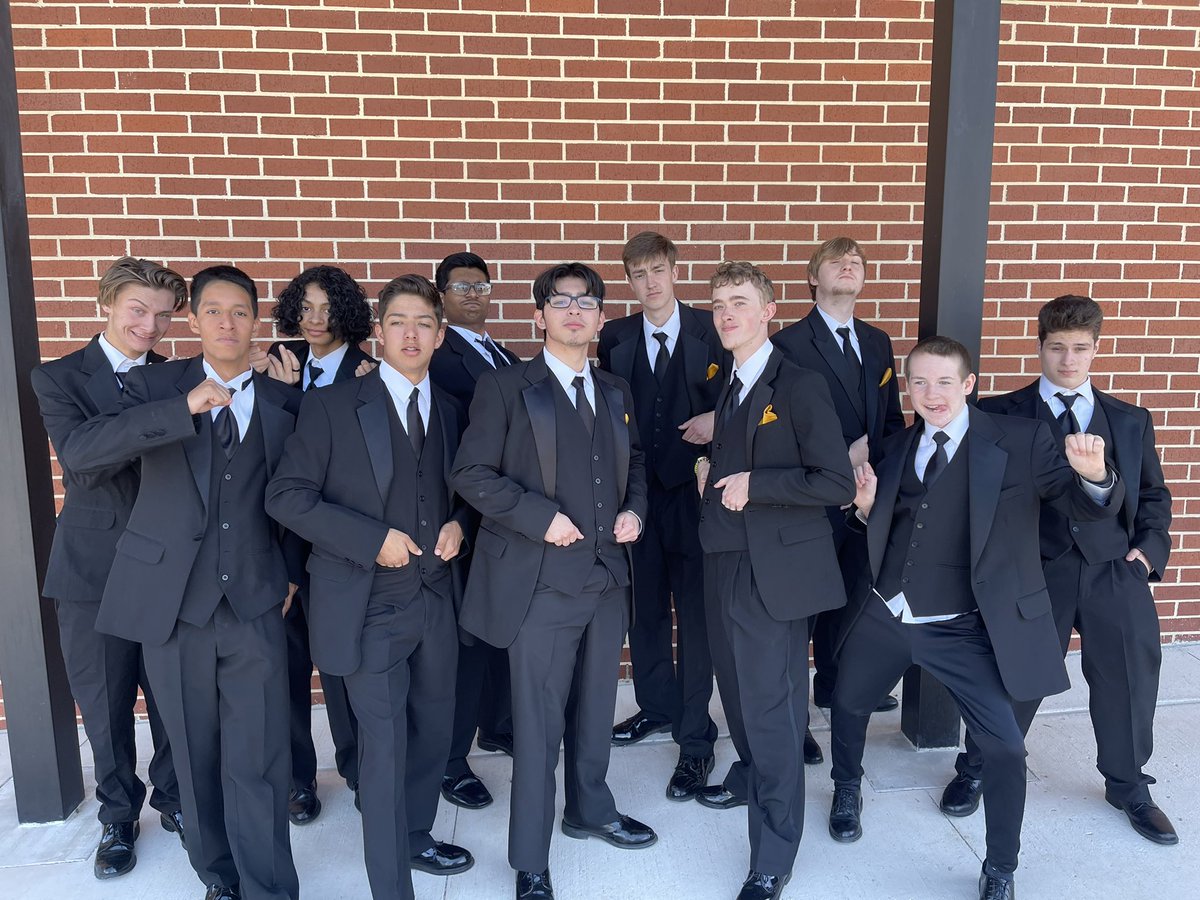 Samanth15517565's tweet photo. Congrats to CLHS Varsity Bass Choir on earning sweepstakes on their concert performance at UIL CSR this morning! So proud of these kind, hilarious and talented young men 💙🎶 #thelakeisrising #UILCSR #BassChoir @CLHS_Principal @martylenard @schumanncarla1 https://t.co/TTj79qAf9D