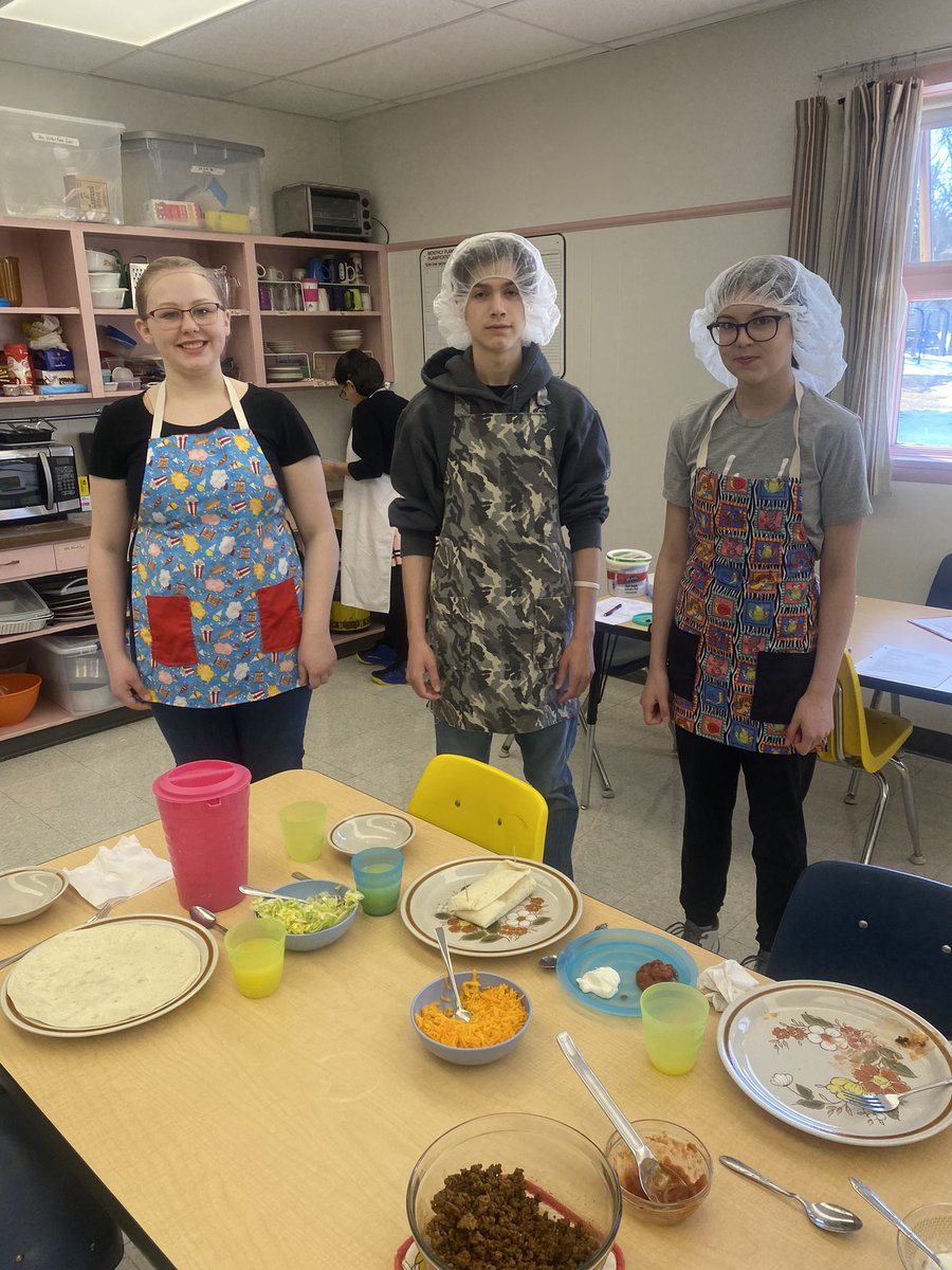 AnnaheimSchool's tweet photo. Few more pictures of their food. https://t.co/nZaIoHORrH