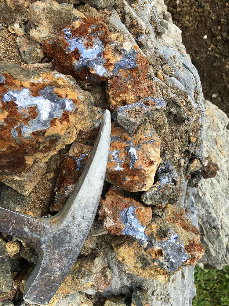 Regal has the potential to host multiple district scale deposits. A 5.16 g/t Au and 17.25 g/t Ag surface grab found in the NW portion shows the potential for gold/silver mineralization 7 kms W of the Silver Slam and Silver Stoke discoveries. 

$AFF #gold #silver #mining #stocks
