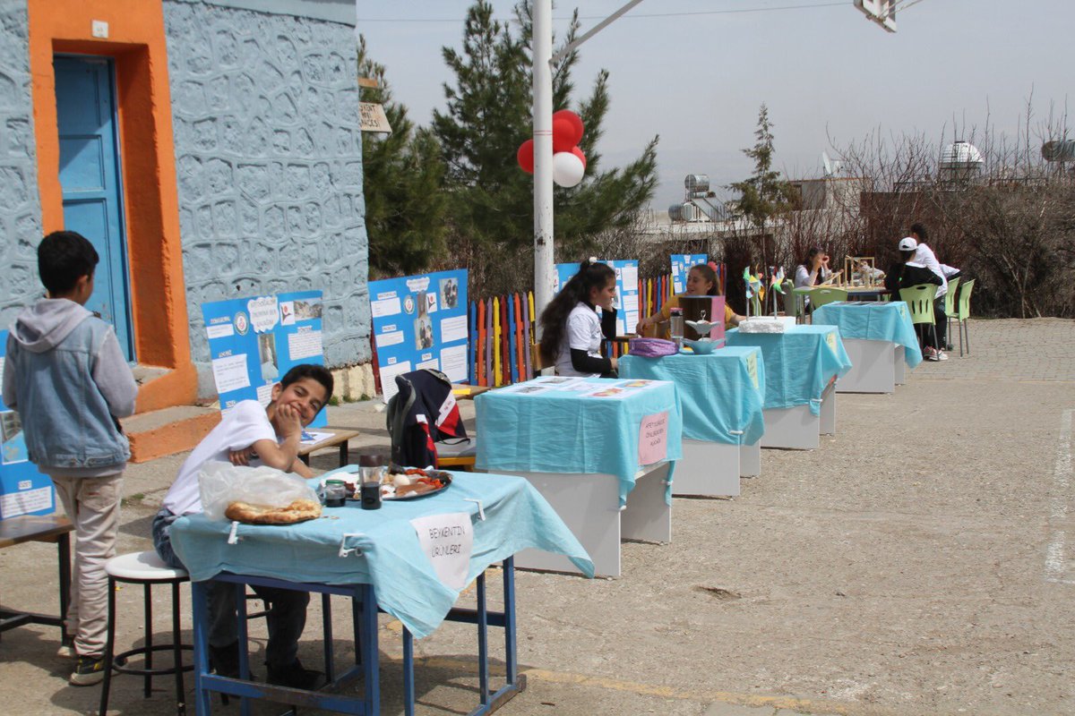 BEYKENT İLK/ORTAOKULU TARAFINDAN DÜZENLENEN TÜBİTAK 4006 BİLİM FUARI SERGİSİNE KATILDIK
<a href="/KrtlnKymkmlk/">KurtalanKaymakamlığı</a> <a href="/MemSiirt/">Siirt_Mem</a> 
<a href="/KurtalanMem/">Kurtalan İlçe Milli Eğitim Müdürlüğü</a> <a href="/dnzdp1979/">Deniz Edip</a> <a href="/faypol56/">Faysal POLAT</a> <a href="/Salimmete7/">Salim mete</a> <a href="/abkardas/">Abdurrahman Kardaş</a>