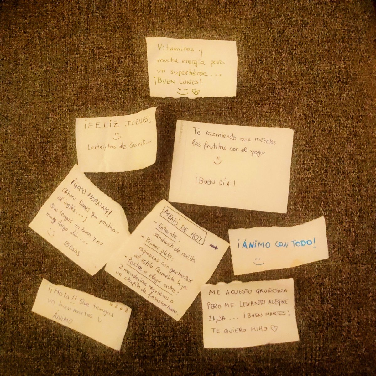 Hoy ha sido el último día de curro de mi chico. Entre otras muchas cosas, ha traído a casa en una cajita de madera todas las notas que le escribía muchas mañanas y le metía en la bolsa del tupper para que se las encontrara cuando comía en la ofi 😅😅 #cosasmías