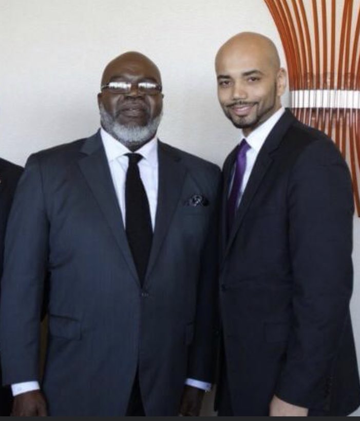 eschneeberg's tweet photo. Grateful for the opportunity to speak at this years International Leadership Conference hosted by Bishop TD Jakes in Charlotte, NC. #inevermetmyfather #FathersForward https://t.co/a6YRKkzILJ