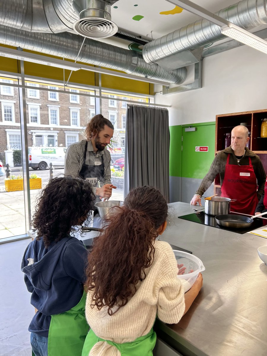 thenourishhub's tweet photo. We always have a thrilling time teaching our community how to cook healthy, nutritious meals! Keep an eye out on our website for any upcoming events, so you don’t miss out on a fun experience.
#learning #cooking #charity #ShepherdsBush #Hammermsith #Fulham #lbhf https://t.co/KZcuiaOb9t