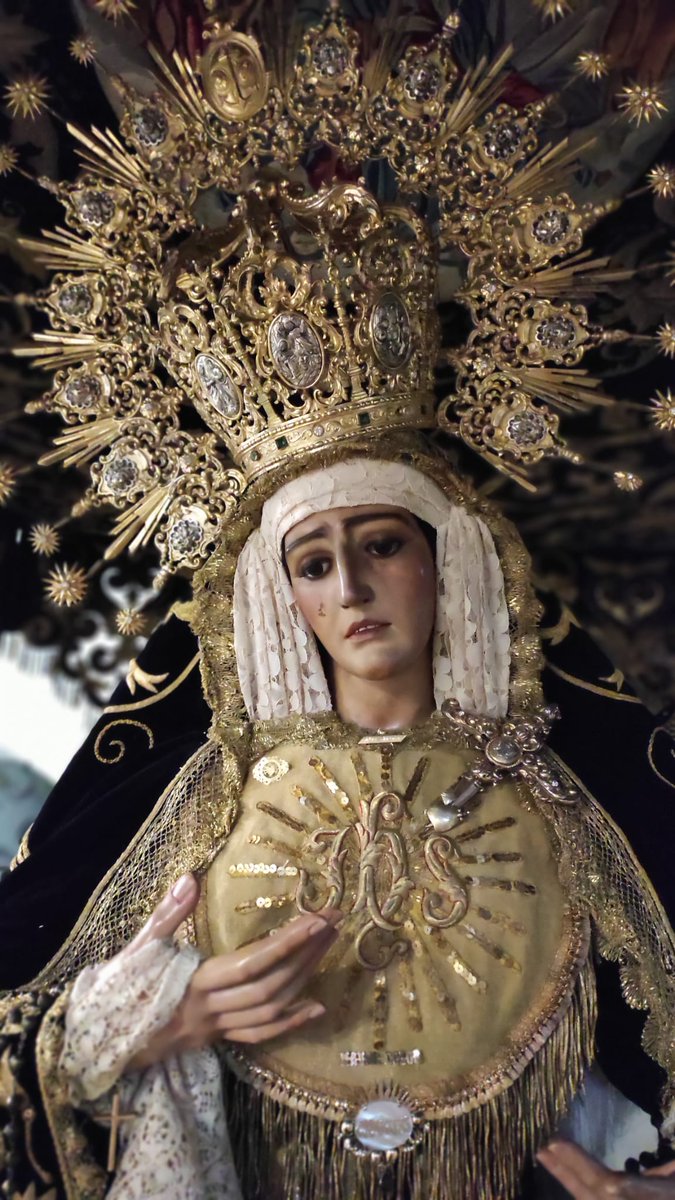 mayordolorayte's tweet photo. La espada que atravesó el corazón de María, según la profecía de Simeón (Lc 2,34-35), era la de todo el sufrimiento de Cristo. Con ese corazón de Jesús oculto en María y ese corazón de María lleno de Jesús, nos espera, nuestra Madre del  Mayor Dolor para el #ViernesSanto. https://t.co/WvuFY3hFlU