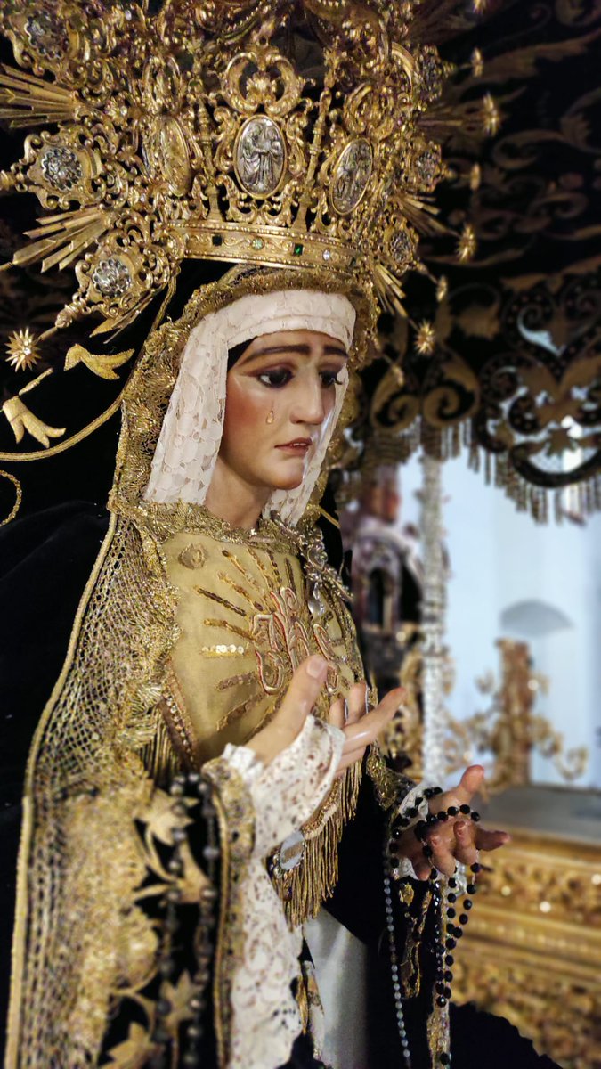mayordolorayte's tweet photo. La espada que atravesó el corazón de María, según la profecía de Simeón (Lc 2,34-35), era la de todo el sufrimiento de Cristo. Con ese corazón de Jesús oculto en María y ese corazón de María lleno de Jesús, nos espera, nuestra Madre del  Mayor Dolor para el #ViernesSanto. https://t.co/WvuFY3hFlU