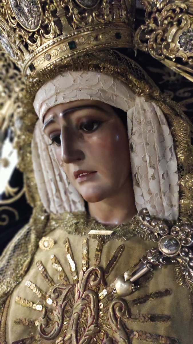 mayordolorayte's tweet photo. La espada que atravesó el corazón de María, según la profecía de Simeón (Lc 2,34-35), era la de todo el sufrimiento de Cristo. Con ese corazón de Jesús oculto en María y ese corazón de María lleno de Jesús, nos espera, nuestra Madre del  Mayor Dolor para el #ViernesSanto. https://t.co/WvuFY3hFlU