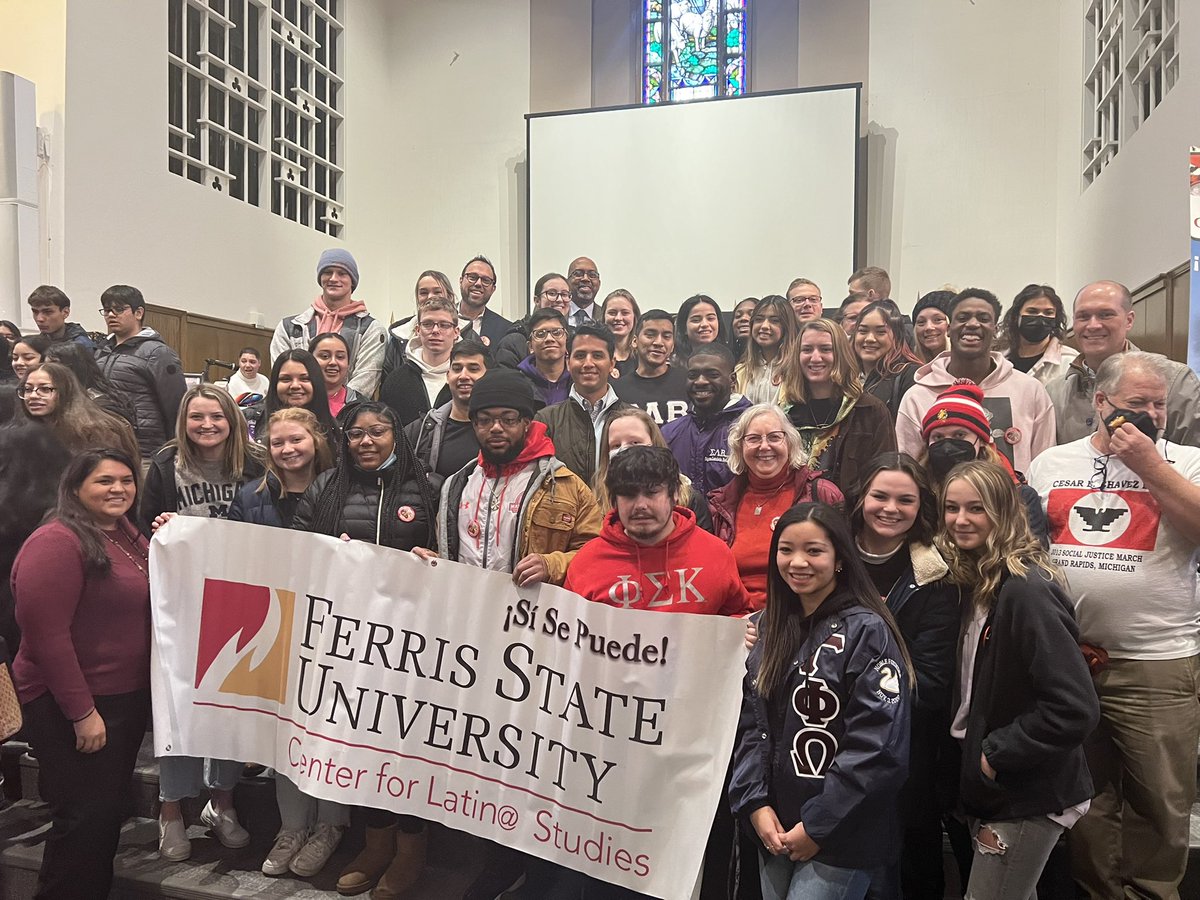StephanieThoms8's tweet photo. @FerrisComm  Even though it was wet outside hearts were warm — celebrating Cesar Chavez’s legacy https://t.co/2u1ubaHw6O
