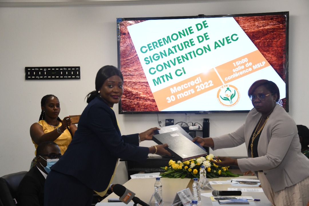 MTNCotedIvoire's tweet photo. La fondation @MTNCotedIvoire, a procédé à la signature d'une convention ce mercredi 30 mars 2022 avec @solidarite2021 afin de favoriser l’inclusion sociale à travers des actions allant dans le sens de la lutte contre la pauvreté en Côte d’Ivoire.
Alors, #OnFaitQuoiAujourdhui https://t.co/YWztuAIX1a