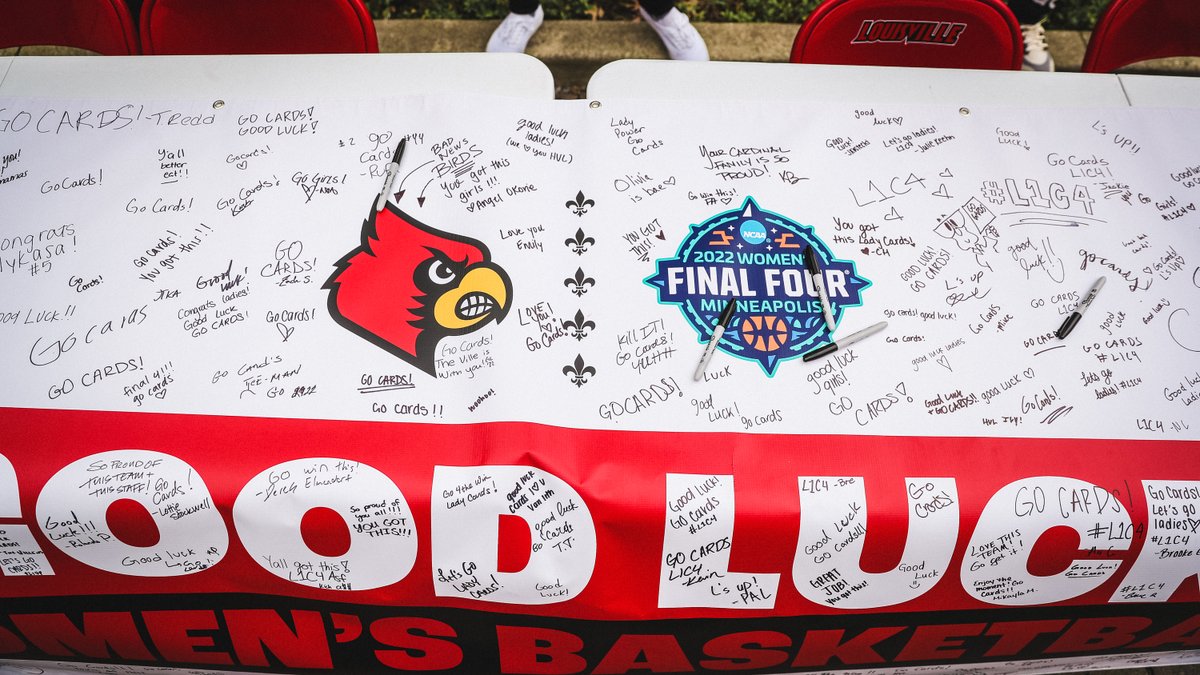 Hey @UofLWBB a special banner is headed your way!!!

Thanks to all the <a href="/uofl/">University of Louisville</a> students, faculty &amp; staff who stopped by to wish the team good luck!

#GoCards x #MarchMadness