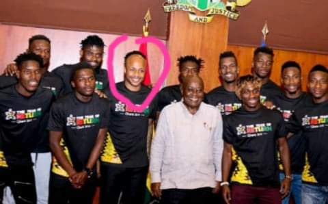 bds_madeit's tweet photo. There is nothing wey God no fit do..  if @AyewAndre hair now then your problem is small 🙏🙏🙏😂 https://t.co/RVcMo5QXKX